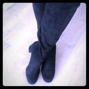 Unworn black suede over knee boots